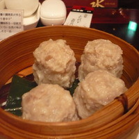 萬珍樓 本店 - 肉がびっしりの点心。