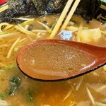 豚骨醤油ラーメン 王道家 - 