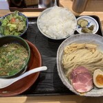 海鮮食堂 うを亀 - つけ麺ランチ200gご飯大