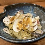 Irusoni - イカとアサリのペペロンチーノ カラスミ風味