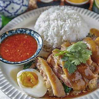 《Most popular! Khao Ka Moo》Sweetly stewed pork and rice go perfectly together