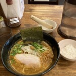 Ebi Kaoru Kara Miso Ra-Men Ri To Torou - 海老塩ラーメン