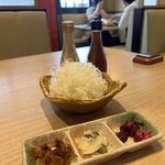 とんかつ みそ家 - おかわり無料のキャベツ千切り