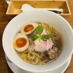 中華そば 先﨑 - 金目鯛と蛤そば（トッピング:味玉）、もち姫手揉み麺