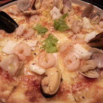 ばじりこ亭 - シーフードピザ