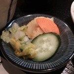 とんかつ専門 とんき - 漬物も白菜、きゅうり、人参、沢庵と手を抜いていません＾＾