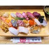 Kinzushi Jizakana Tei - 特選握り15貫（￥4378）。左上には、さりげなく天然とらふぐが入る