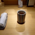 神田小川町 鯛めし槇 - おしぼり、お茶