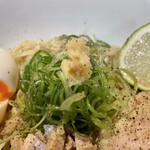 開運橋通 ふじ原 - 九条ネギの上には無塩バターで仕上げた生姜