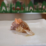 Daizushi - 真鯛　卵のせ