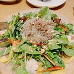 N9Y 羊とワイン酒場 奥渋店 - ラムと春雨のエスニック風