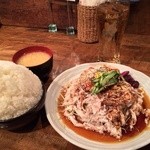 金魚鉢 - 冷し豚ポンズ チャーシュー甘だれからしのせ