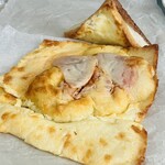 ブーランジェリー&カフェ マンマーノ - ミートミートチーズ・パンかまサンド