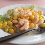 香港苑 - 愚生イチオシの「海老と銀杏炒め」