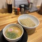 麺や 清流 - 鶏白湯つけ麺　煮玉子