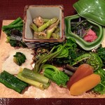 日本料理うすだ - 山菜いろいろ、からすみ二種、モウカザメ（心臓、さえずり）