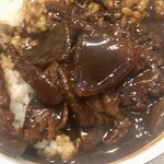 焼肉じゅうじゅうカルビ - 料理写真:カレーおかわり自由 焼肉チェーンだけあって肉がたっぷり