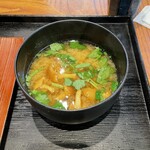 おひつ膳 田んぼ - なめこ、豆腐、三つ葉のお味噌汁