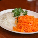 刀削麺・火鍋・西安料理 XI’AN - じゃがいもとにんじんの冷菜
