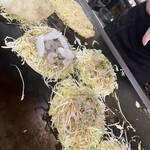 Okonomiyaki Kapu - 観光客はシーフード入りや冬限定カキ入りに