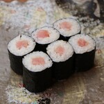 Medium fatty tuna, thin roll with tuna