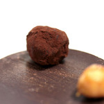 Patisserie Ravi,e relier - タルトショコラにのってるトリュフチョコ '14 2月上旬