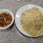 ラーメン王 後楽本舗  - 炒飯とスープ
