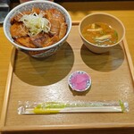 豚丼屋tonton&若菜そば 上新庄店 - 