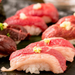 농후한 고기의 맛이 입안에서 사치스럽게 퍼지는 고기 스시 (초밥) 뷔페!