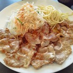 Youshoku Tsubakitei - 生姜焼き近影。付け合せのパスタがなにげに美味しい♪