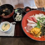 Wasai Yakura - 釜揚げしらすと地魚海鮮丼