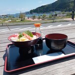 Osakana Ichiba Okasei - 女川の海を臨むテラスで女川丼