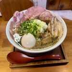 みかさ - 煮干し背脂焦がし醤油1100円
      味玉＋120円