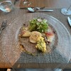 All-Day Dining OASIS GARDEN - 前菜。ホワイトアスパラとホッキ貝とホタテ。左手前の黄色い粉はカラスミでした