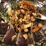 Yuushokurakushu Katano - ナッツ、特製ダレ、鰹が三味一体