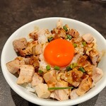 らーめん飛粋 - 肉玉丼