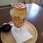 てんとう虫。 - マンゴーのほどよい酸味がプリンの風味と絶妙に絡み合いスプーンを持つ手が止まりませんっ！