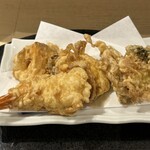 天ぷら 堤 - 天ぷら
            右から、ブロッコリー・ナス・タマネギ・かぼちゃ。