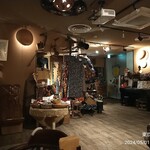 African Restaurant Calabash - 店内、ショップも併設？