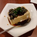Honkon Tei - ピータン豆腐、ピータン初めて食べたけどアリかも。