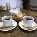 Floresta - ドーナツ2個と有機コーヒー×2を。合計：1,425円（税込・現金またはPayPayのみ）