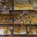 英国屋 - 菓子パンや総菜パン