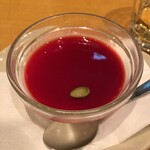 水刺齋 - 木苺ソースの杏仁豆腐（食べログクーポンサービス）