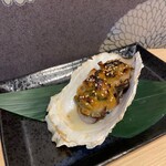 Grilled oysters with green onion and Oyster (2 oysters)