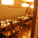 Chuugoku Hinabe Semmon Ten Shaofeiyan - 半個室のテーブル席