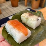 Kaki no Ha Sushi Torase Hasedera Sando Ten - 鮭、鯖　各150円