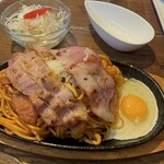 Mar's Cafe - 鉄板ナポリタン