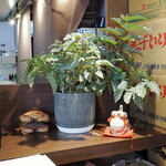 NIBOSHI MANIA - 飾り。蟹と招き猫？がある