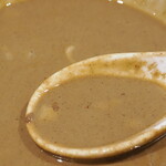 NIBOSHI MANIA - キング・オブ・マニア・ドニボプレッソのスープ拡大。細かい粒粒が見える