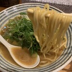 Menya Tatsu - 麺は中太丸ストレート。